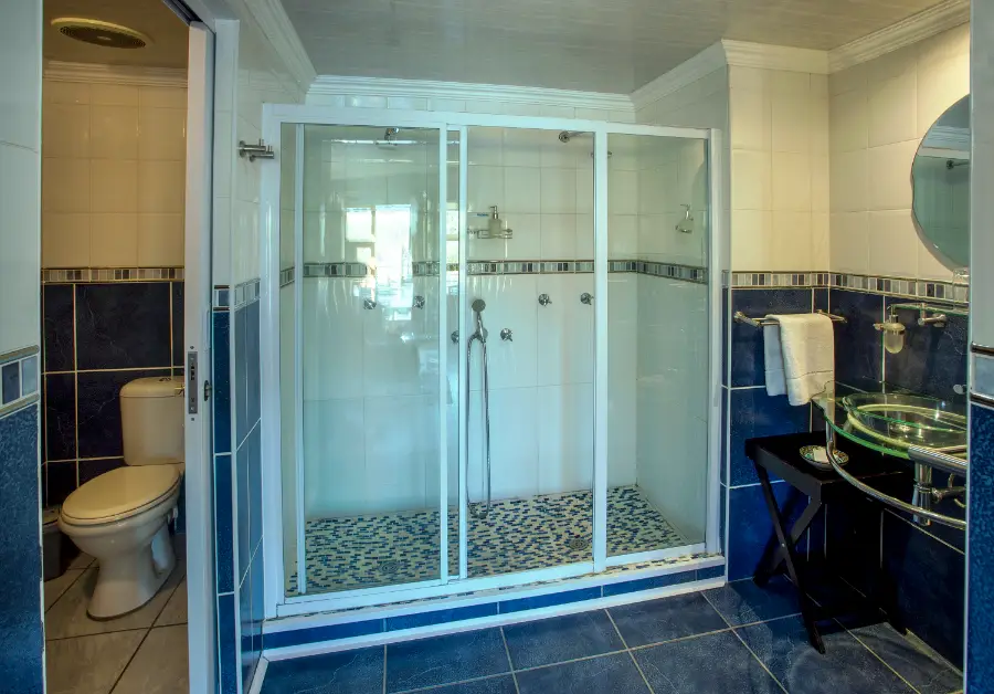 Dungbeetle River Lodge Accommodation_Africa Suite (1)